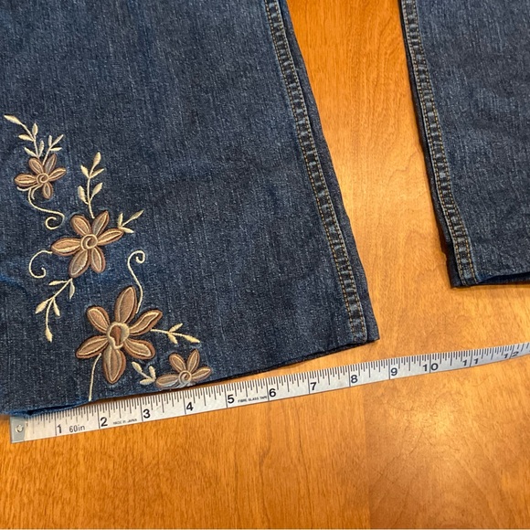 Zena vintage denim Jeans with embroidery.  Size 10 - Picture 7 of 12